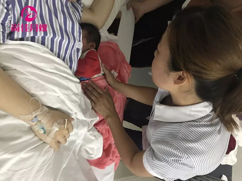 尚佳專業(yè)月嫂丨母乳丨吸奶器吸出來的奶量不能信！