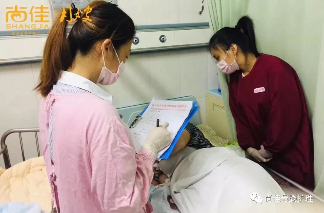 尚佳專業(yè)月嫂丨母乳丨你還認為初乳很臟，要擠掉的嗎？